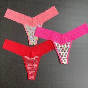 Victorias Secret Lace /Cotton Thong Panty Medium